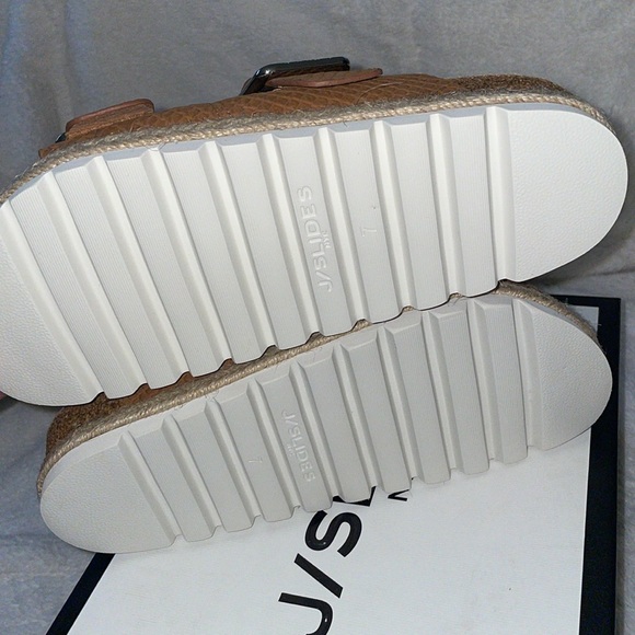 NWT J/SLIDES LEIGHTON Tan Embossed Leather Sandal - Picture 11 of 12